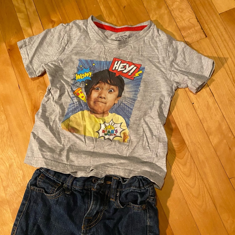 Ryan’s toy review t-shirt size 4T kid